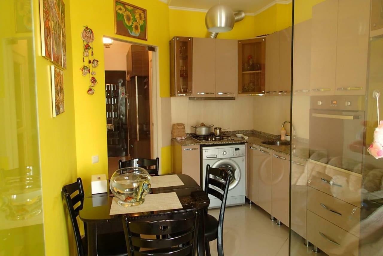 Cocorina Apartment Batoumi Extérieur photo
